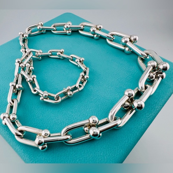 Tiffany Graduated Hardware Link Necklace - Picture 6 of 8